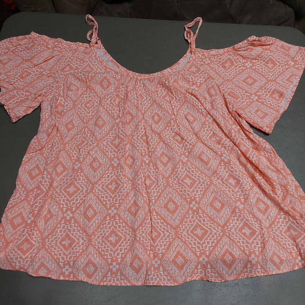Torrid cold shoulder top (3)
